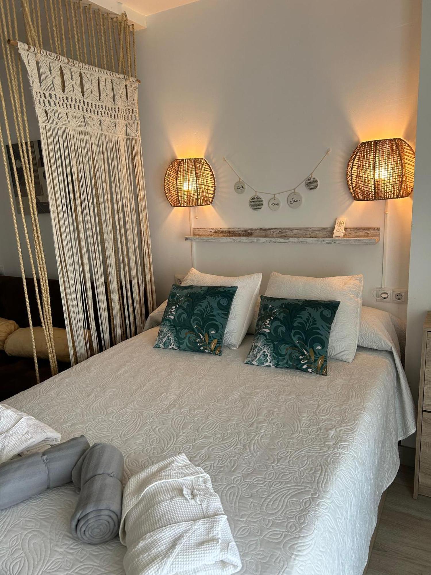 Apartamento Totalmente Reformado Con Piscina Y Jardines Al Lado De La Playa De La Carihuela Torremolinos Buitenkant foto